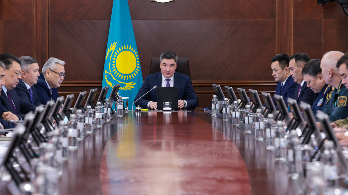 Kazakh PM holds meeting of Republican headquarters on flood control coordination and consequences elimination of flooding period