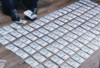 Суық қару, діни әдебиет пен қаражат: Қарағандыда қылмыстық топтың 25 мүшесі ұсталды