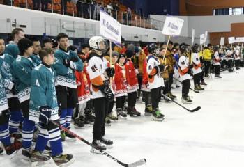 Елордада хоккейдің жас шеберлері сынға түсіп жатыр