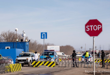 Ограничения на дорогах ввели в пяти областях Казахстана