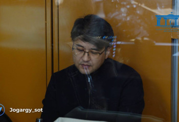 «Менің қандай халде болғанымды түсініңіздер». Бишімбаев сотта кешірім сұрады