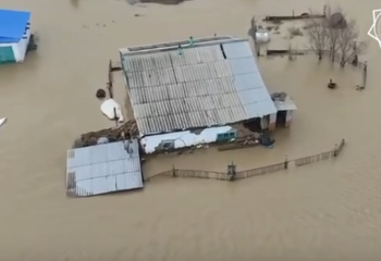 Более 30 тонн гуманитарной помощи отправили в регионы Казахстана из столицы