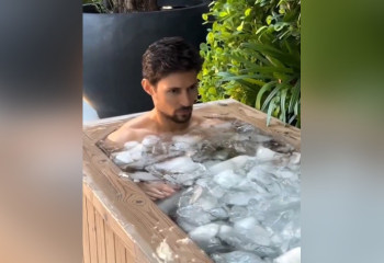 Павел Дуров показал как принимает ледяную ванну