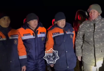 Мужчина застрял на реке в области Абай