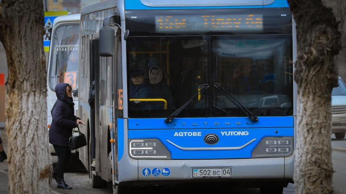 Проезд в автобусах стал бесплатным в Актобе: кому из горожан доступны льготы