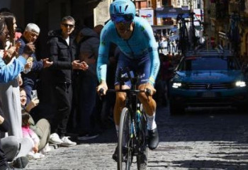 Гонщик «Астаны» финишировал в тройке лидеров второго этапа «Тура Страны Басков»