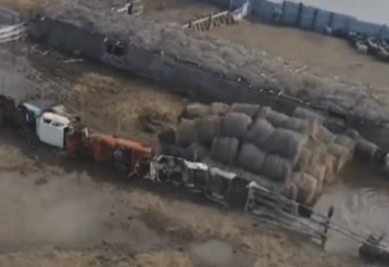 Су тасқыны: Ұлттық ұланның жауынгерлері тұрғындарға көмектесіп жатыр