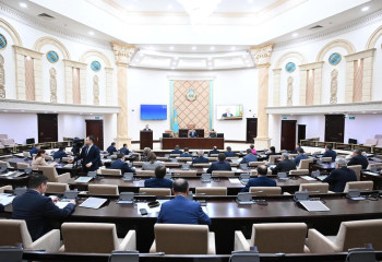 Двое судей Верховного Суда освобождены от своих должностей