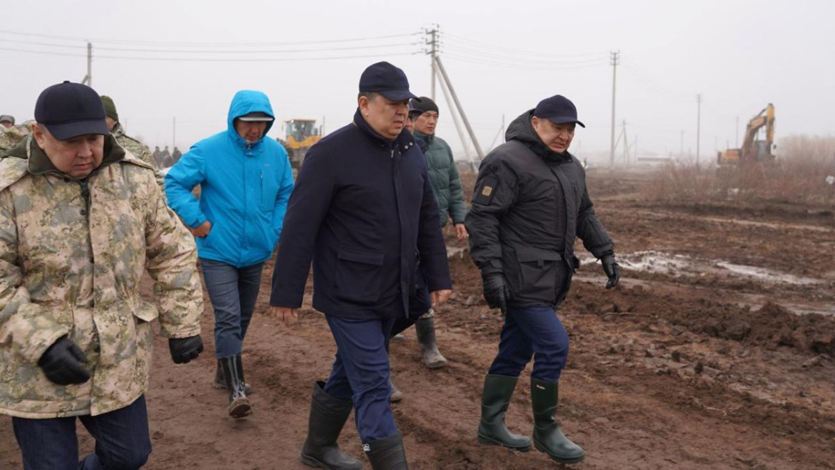 Қанат Бозымбаев Ақмола облысындағы су тасқынына қарсы жұмыстар барысын тексерді
