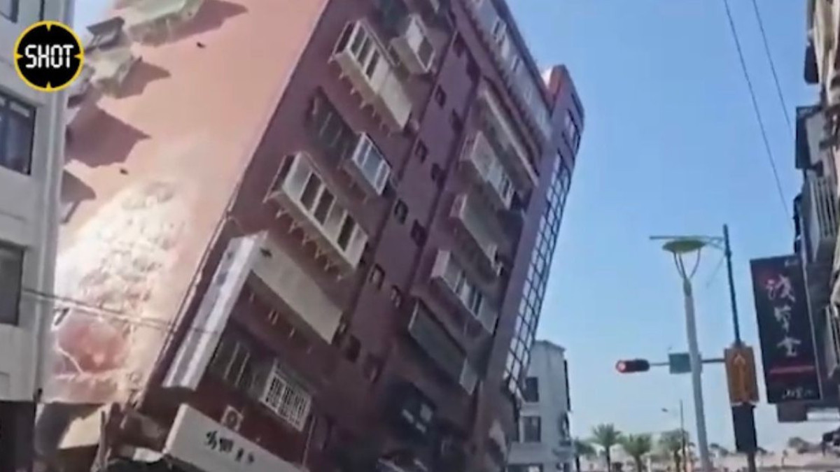  Screenshot from video 