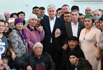 Мемлекет басшысы БҚО Қаратөбе ауданындағы эвакуациялық пунктке барды