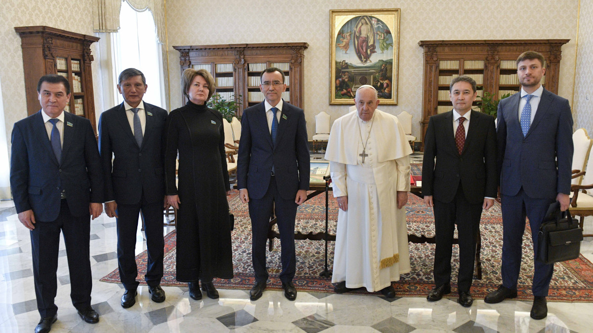  Сенаттың баспасөз қызметі 