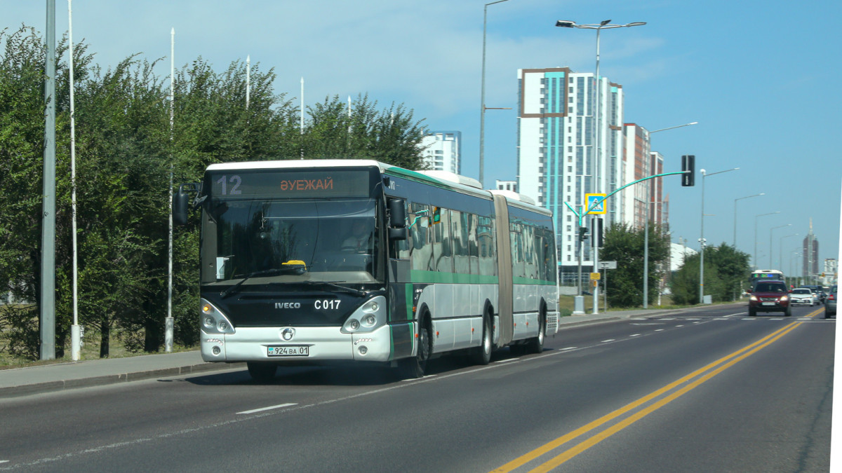 Астанада жолаушы автобус контролеріне қол көтерді