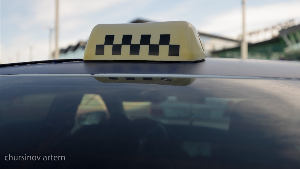 Таксист отказался везти пассажирку, которая с ним не поздоровалась - блогер