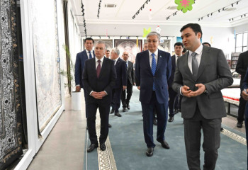 Tokayev visits carpet factory in Uzbekistan