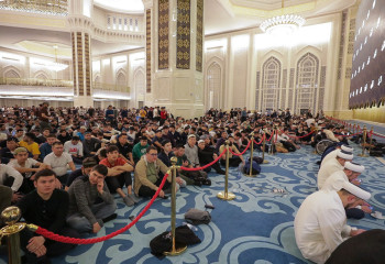 Как прошла Ночь предопределения в Главной мечети Астаны