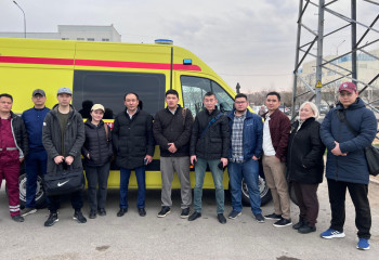 Врачи из Мангистауской больницы помогают эвакуированным жителям Атырауской области