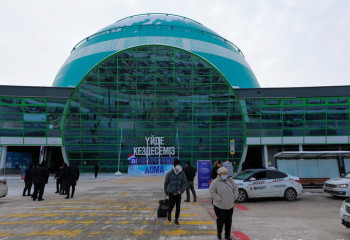 В аэропортах и на железных дорогах Казахстана ситуация стабильна