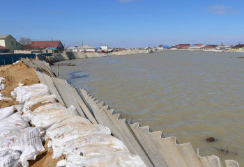 Режим ЧС объявили в Актобе и шести районах Актюбинской области