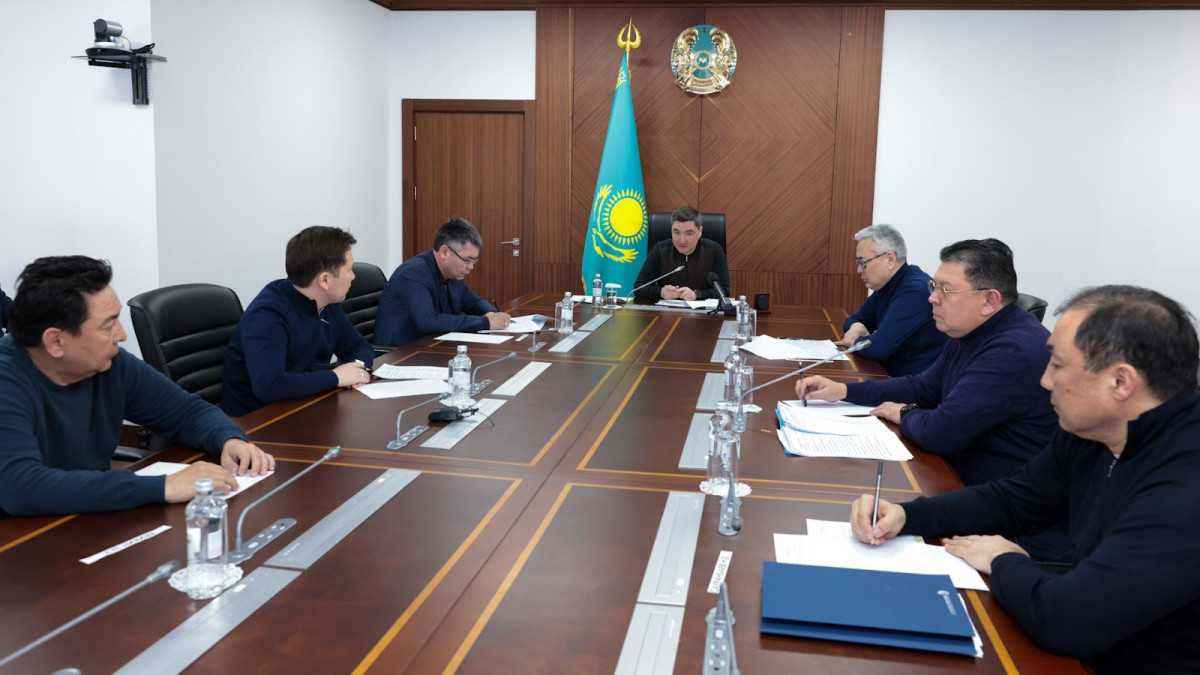 Kazakh PM holds Flood Defence Headquarters meeting in Atyrau
