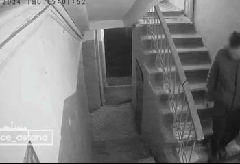 Астанада жалған әлеуметтік қызметкерлер қарттардың үйін тонаған