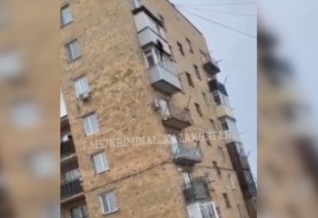 Женщина сорвалась с девятого этажа в Степногорске