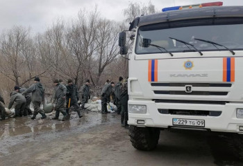Карагандинские спасатели прибыли на помощь в СКО и Костанайскую область