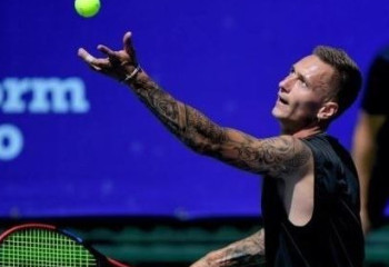 Казахстанский теннисист проиграл на старте турнира в Мадриде