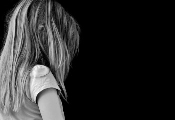 Ішімдікке салынған ана кәмелетке толмаған балаларын қараусыз қалдырған