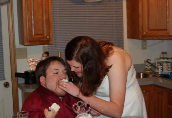 АҚШ-та бойының айырмашылығынан рекорд орнатқан ерлі-зайыпты тұрады