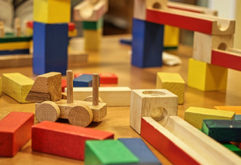 Атбасарда балаға дене жарақатын салған тәрбиеші жазаланды