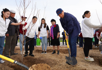 Дархан Сатыбалды түркістандықтарды  «Таза Қазақстан» акциясын қолдауға шақырды