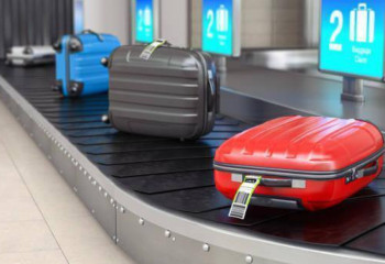 Алматы әуежайында қызметкер жолаушылардың затын ұрлаған