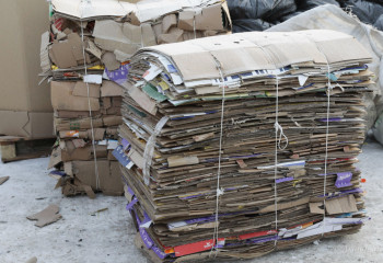 В Алматы мусор меняют на кофе, снэки, донеры и пиццы