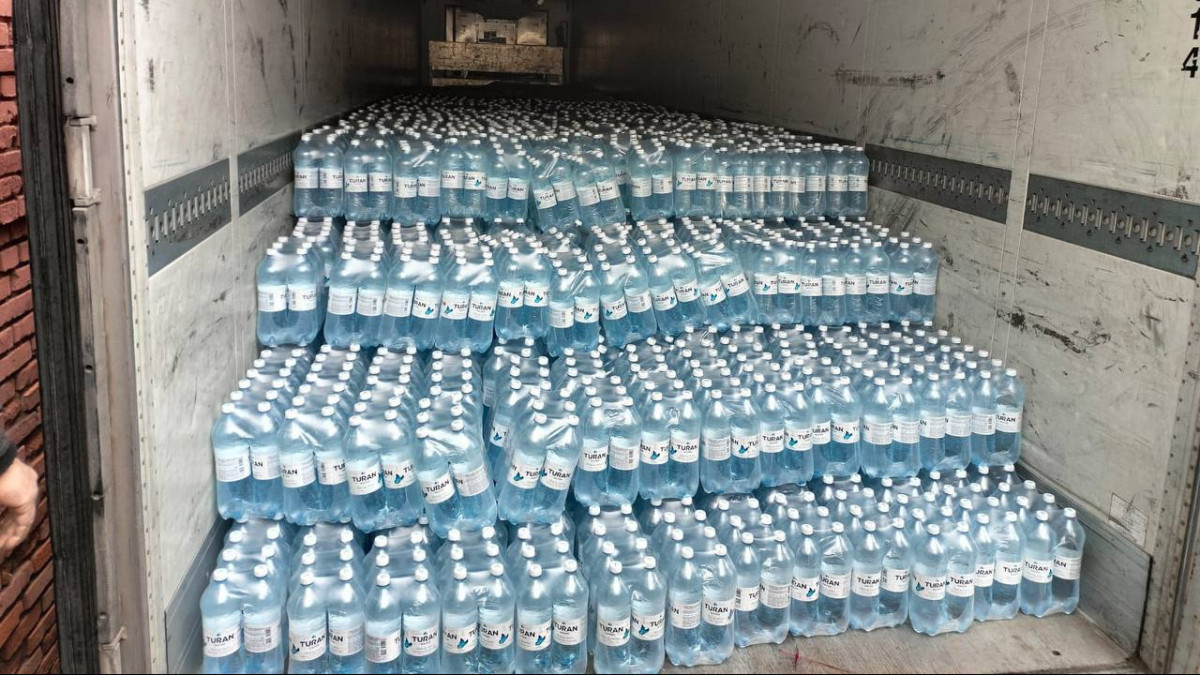 Жителям Петропавловска привозят бутилированную воду