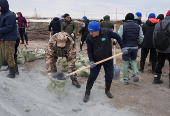 Туризм және спорт министрлігінің ұжымы Жібек жолы ауылында сенбілікке қатысты