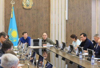 Министр промышленности и строительства встретился с представителями бизнеса и подрядчиками