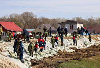 К пику паводков готовится Уральск: ход работ проверил Бектенов