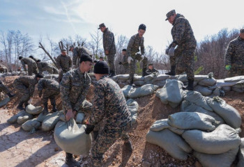 В Западном Казахстане в борьбе с большой водой задействовано 6,5 тыс. человек
