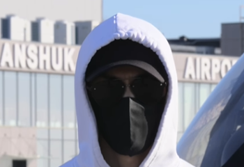 Человек в маске готов пожертвовать 1 млн долларов пострадавшим от паводка