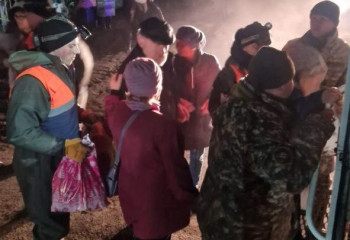 СҚО-да әскерилер ауыл тұрғындарын эвакуациялауда