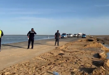 Еліміздің бес өңірінде 11 жол жабылды