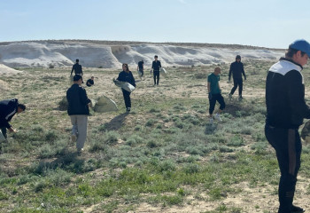 В Мангистау провели субботник в каньоне Ыбыкты-сай