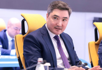 Olzhas Bektenov introduced to digital tools to support domestic commodity producers and forecast flood situation