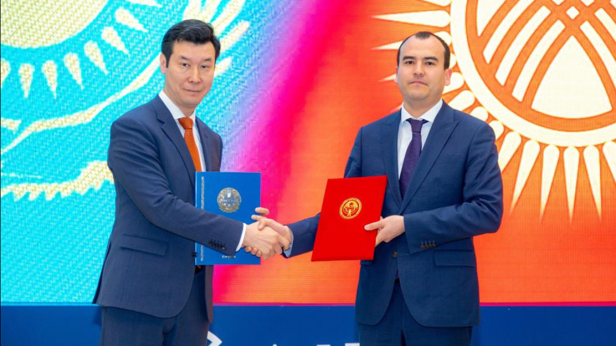 Commercial documents worth $300 mln signed by businessmen of Kazakhstan and Kyrgyzstan