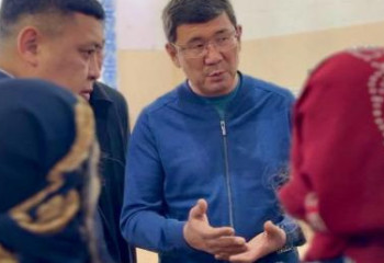Денсаулық сақтау вице-министрі су басқан ауылдарды аралады