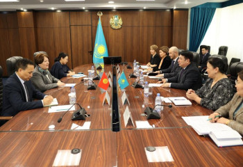 Министр просвещения Казахстана провел встречу с министром образования и науки Кыргызстана