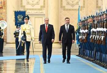 Мемлекет басшысы Ақордада Садыр Жапаровты қарсы алды