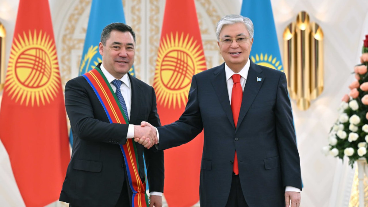 Токаев наградил Президента Кыргызстана Садыра Жапарова орденом «Достық» I степени
