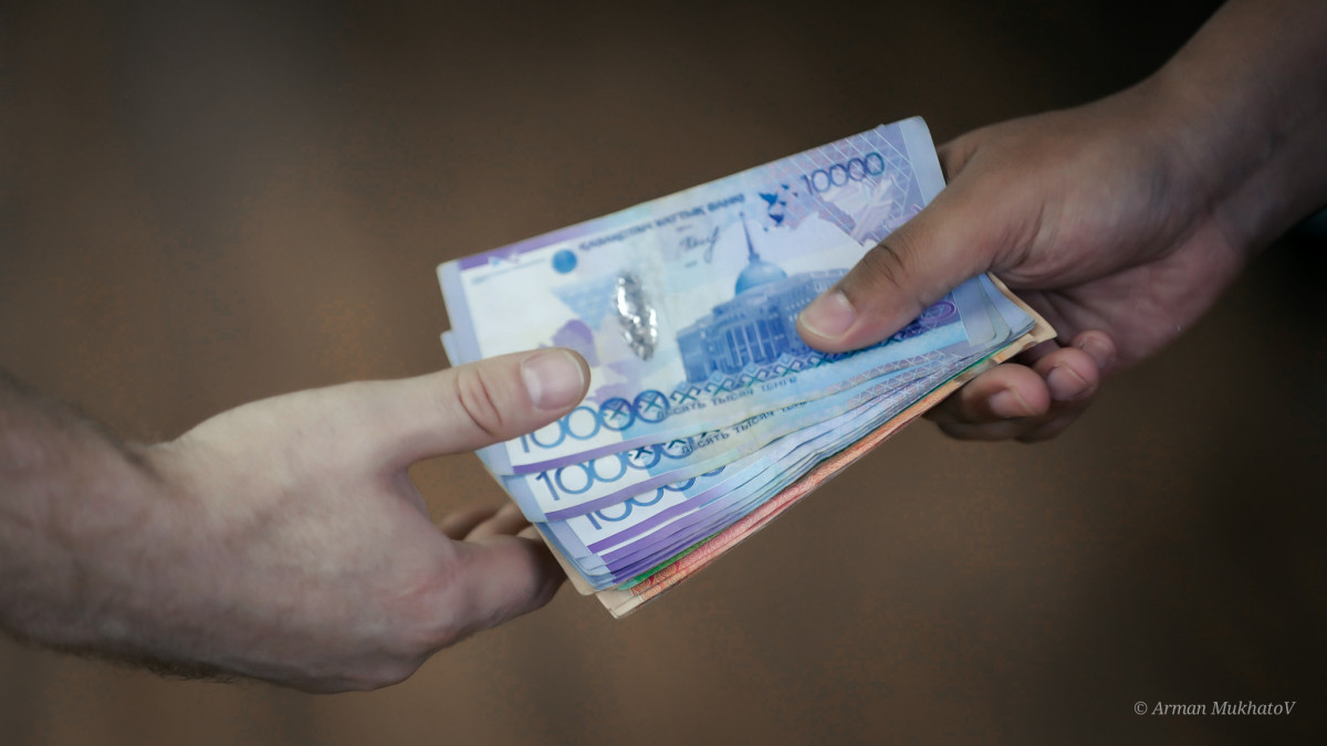 Замгендиректора "Алматы Су" задержали за получение многомиллионной взятки